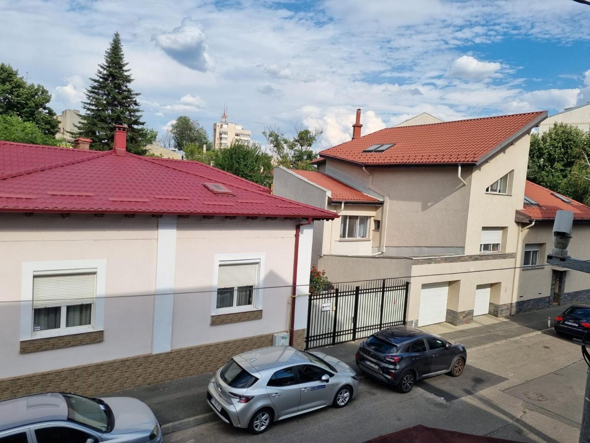 Cozy Apartment Near City Center Bukarest Exterior foto